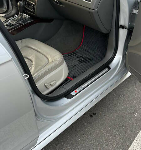 Сірий Ауді А4, об'ємом двигуна 1.98 л та пробігом 210 тис. км за 12500 $, фото 10 на Automoto.ua