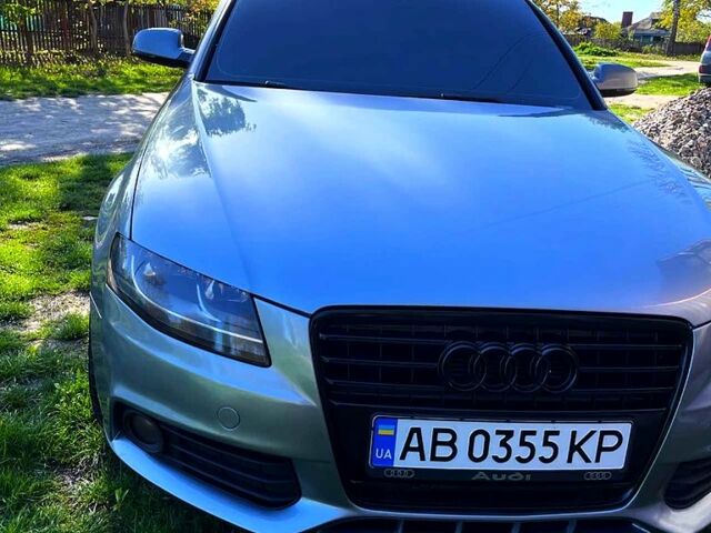 Серый Ауди А4, объемом двигателя 2 л и пробегом 250 тыс. км за 10000 $, фото 1 на Automoto.ua