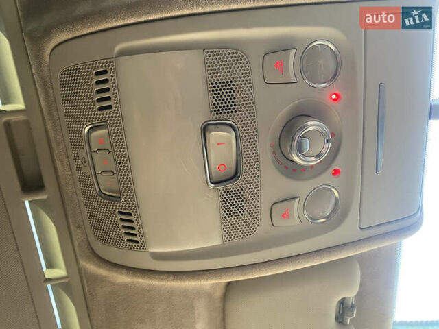 Сірий Ауді А4, об'ємом двигуна 1.98 л та пробігом 266 тис. км за 9400 $, фото 24 на Automoto.ua