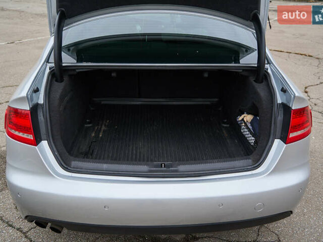 Сірий Ауді А4, об'ємом двигуна 2 л та пробігом 217 тис. км за 11999 $, фото 27 на Automoto.ua