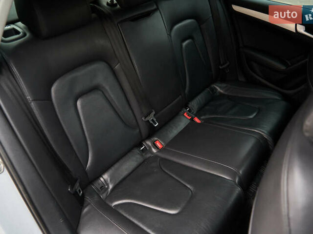 Сірий Ауді А4, об'ємом двигуна 2 л та пробігом 217 тис. км за 11999 $, фото 29 на Automoto.ua