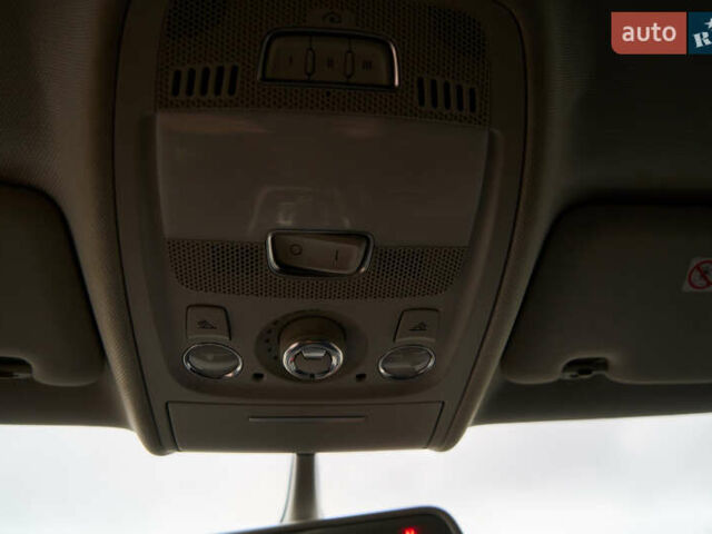 Сірий Ауді А4, об'ємом двигуна 2 л та пробігом 217 тис. км за 11999 $, фото 24 на Automoto.ua