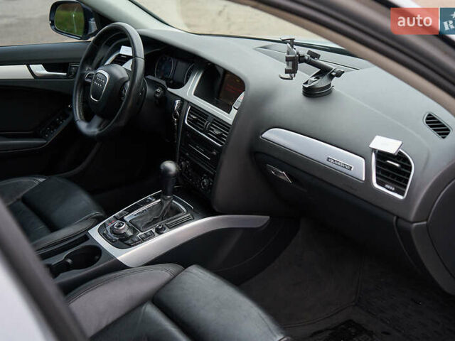 Сірий Ауді А4, об'ємом двигуна 2 л та пробігом 217 тис. км за 11999 $, фото 32 на Automoto.ua