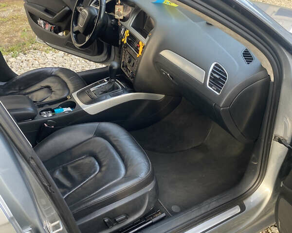 Сірий Ауді А4, об'ємом двигуна 1.98 л та пробігом 266 тис. км за 9400 $, фото 18 на Automoto.ua