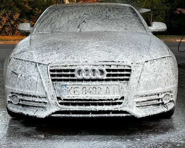 Серый Ауди А4, объемом двигателя 1.8 л и пробегом 249 тыс. км за 12700 $, фото 9 на Automoto.ua