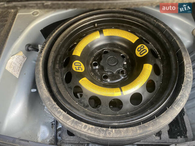 Сірий Ауді А4, об'ємом двигуна 1.98 л та пробігом 266 тис. км за 9400 $, фото 13 на Automoto.ua