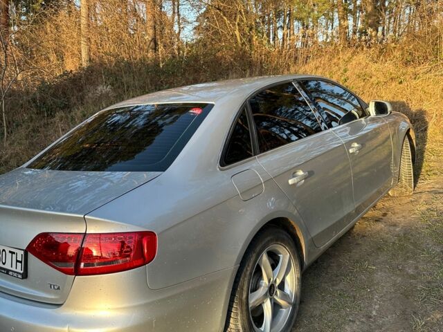Сірий Ауді А4, об'ємом двигуна 2 л та пробігом 217 тис. км за 8800 $, фото 2 на Automoto.ua