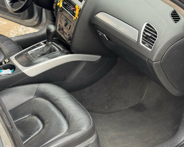 Сірий Ауді А4, об'ємом двигуна 1.98 л та пробігом 266 тис. км за 9400 $, фото 30 на Automoto.ua