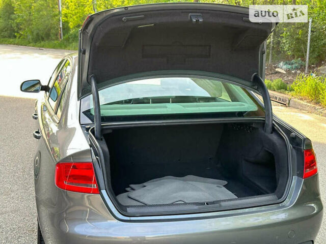 Сірий Ауді А4, об'ємом двигуна 2 л та пробігом 170 тис. км за 1250 $, фото 11 на Automoto.ua