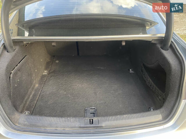 Сірий Ауді А4, об'ємом двигуна 1.98 л та пробігом 266 тис. км за 9400 $, фото 12 на Automoto.ua