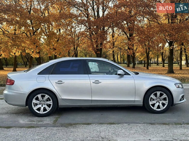 Сірий Ауді А4, об'ємом двигуна 1.98 л та пробігом 214 тис. км за 7500 $, фото 4 на Automoto.ua