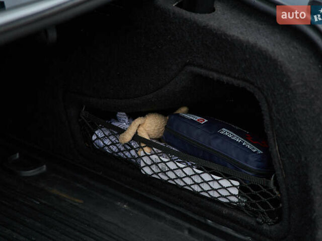 Сірий Ауді А4, об'ємом двигуна 2 л та пробігом 217 тис. км за 11999 $, фото 28 на Automoto.ua