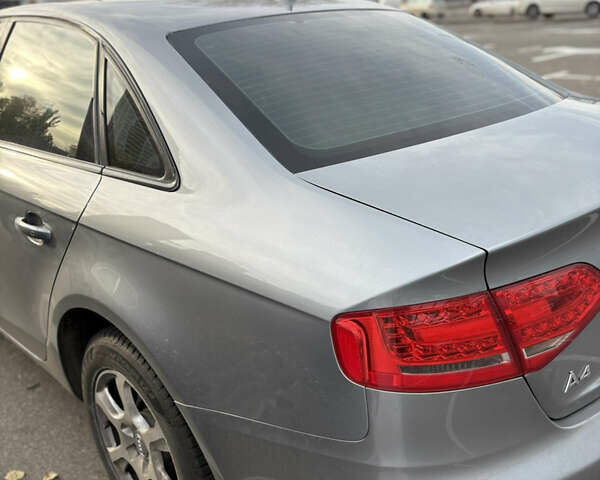 Серый Ауди А4, объемом двигателя 1.8 л и пробегом 198 тыс. км за 10000 $, фото 4 на Automoto.ua