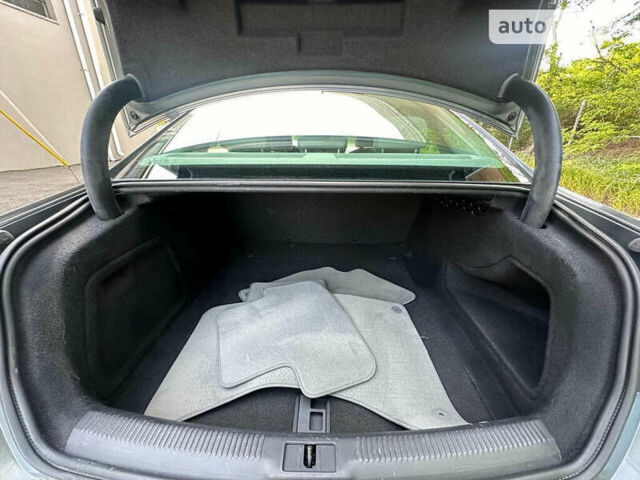 Сірий Ауді А4, об'ємом двигуна 2 л та пробігом 170 тис. км за 1250 $, фото 12 на Automoto.ua
