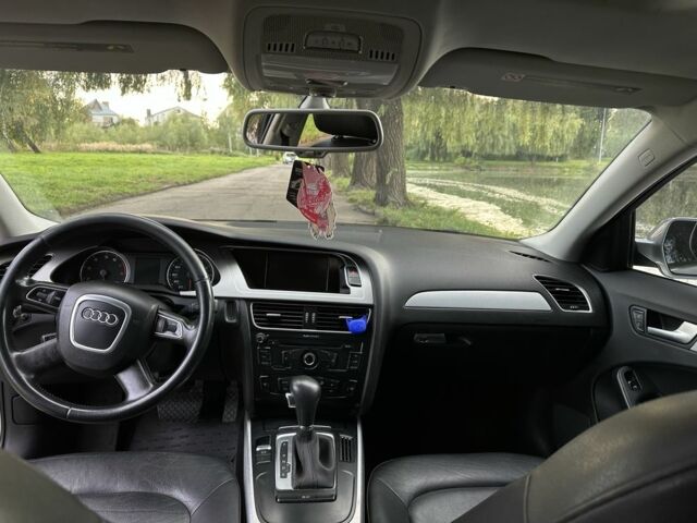 Сірий Ауді А4, об'ємом двигуна 2 л та пробігом 280 тис. км за 10900 $, фото 1 на Automoto.ua