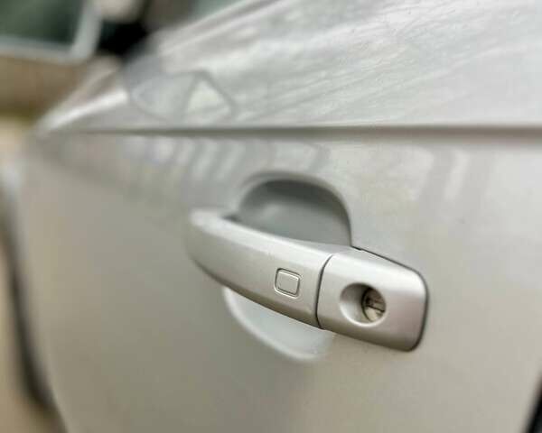 Сірий Ауді А4, об'ємом двигуна 1.98 л та пробігом 238 тис. км за 12600 $, фото 22 на Automoto.ua