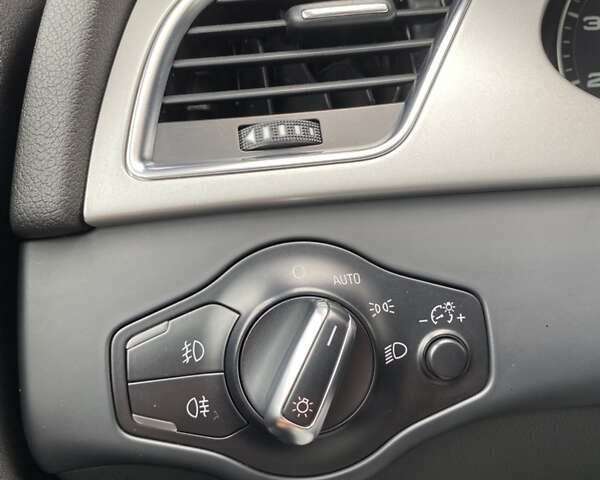 Сірий Ауді А4, об'ємом двигуна 1.98 л та пробігом 275 тис. км за 11000 $, фото 26 на Automoto.ua