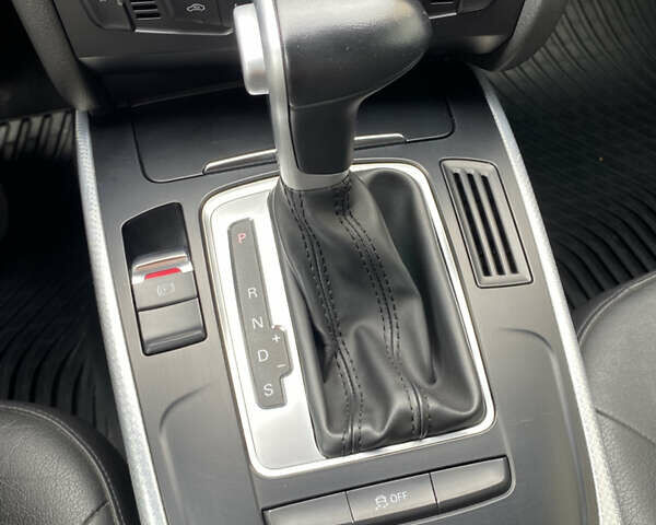 Сірий Ауді А4, об'ємом двигуна 1.98 л та пробігом 275 тис. км за 11000 $, фото 28 на Automoto.ua