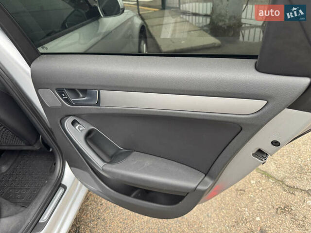 Сірий Ауді А4, об'ємом двигуна 1.98 л та пробігом 174 тис. км за 12990 $, фото 34 на Automoto.ua