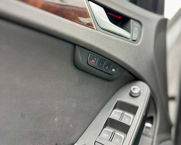 Сірий Ауді А4, об'ємом двигуна 1.98 л та пробігом 238 тис. км за 12600 $, фото 28 на Automoto.ua