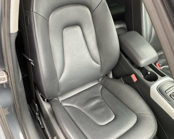 Сірий Ауді А4, об'ємом двигуна 1.98 л та пробігом 275 тис. км за 11000 $, фото 18 на Automoto.ua