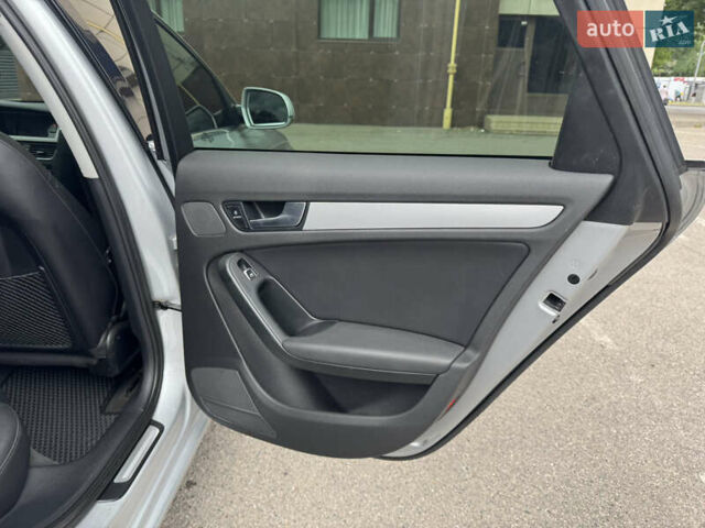 Сірий Ауді А4, об'ємом двигуна 1.98 л та пробігом 164 тис. км за 11700 $, фото 18 на Automoto.ua