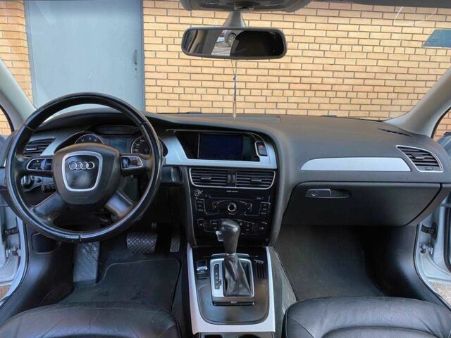 Сірий Ауді А4, об'ємом двигуна 2 л та пробігом 280 тис. км за 11500 $, фото 10 на Automoto.ua