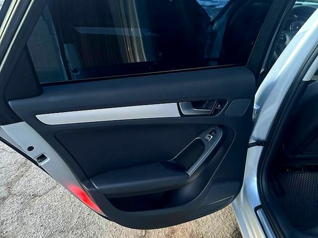 Сірий Ауді А4, об'ємом двигуна 2 л та пробігом 271 тис. км за 11500 $, фото 11 на Automoto.ua