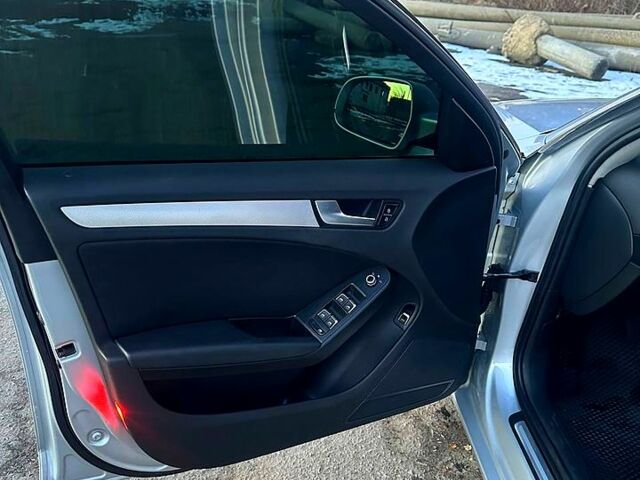 Сірий Ауді А4, об'ємом двигуна 2 л та пробігом 271 тис. км за 11500 $, фото 10 на Automoto.ua