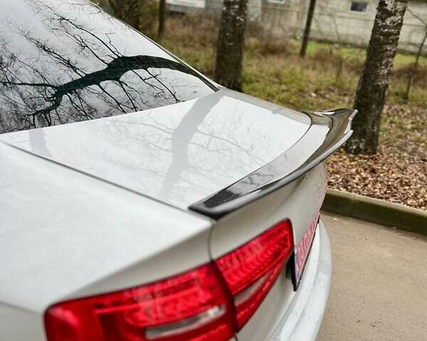 Сірий Ауді А4, об'ємом двигуна 1.98 л та пробігом 238 тис. км за 12600 $, фото 15 на Automoto.ua