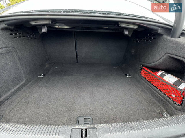 Сірий Ауді А4, об'ємом двигуна 2 л та пробігом 183 тис. км за 12600 $, фото 36 на Automoto.ua