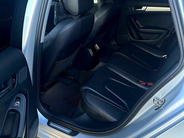 Сірий Ауді А4, об'ємом двигуна 2 л та пробігом 271 тис. км за 11500 $, фото 3 на Automoto.ua