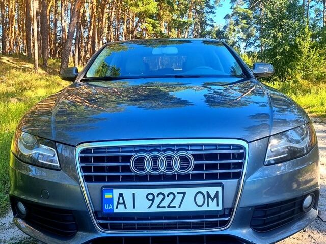 Серый Ауди А4, объемом двигателя 2 л и пробегом 140 тыс. км за 10700 $, фото 1 на Automoto.ua