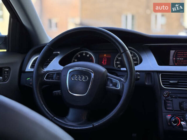 Сірий Ауді А4, об'ємом двигуна 2 л та пробігом 170 тис. км за 9900 $, фото 31 на Automoto.ua