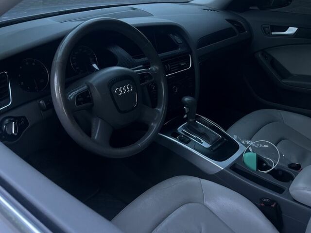 Серый Ауди А4, объемом двигателя 2 л и пробегом 230 тыс. км за 9500 $, фото 6 на Automoto.ua