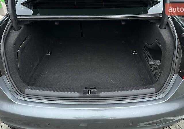 Серый Ауди А4, объемом двигателя 1.98 л и пробегом 258 тыс. км за 10500 $, фото 5 на Automoto.ua