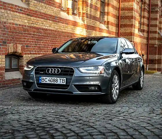 Сірий Ауді А4, об'ємом двигуна 2 л та пробігом 180 тис. км за 12700 $, фото 1 на Automoto.ua