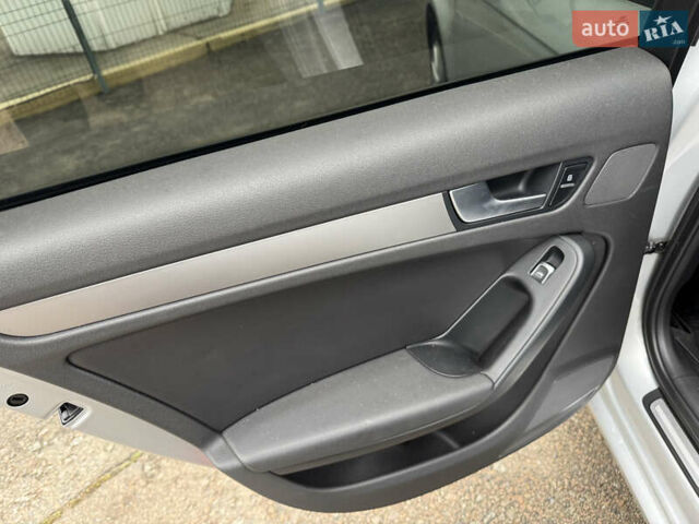 Сірий Ауді А4, об'ємом двигуна 1.98 л та пробігом 174 тис. км за 12990 $, фото 28 на Automoto.ua
