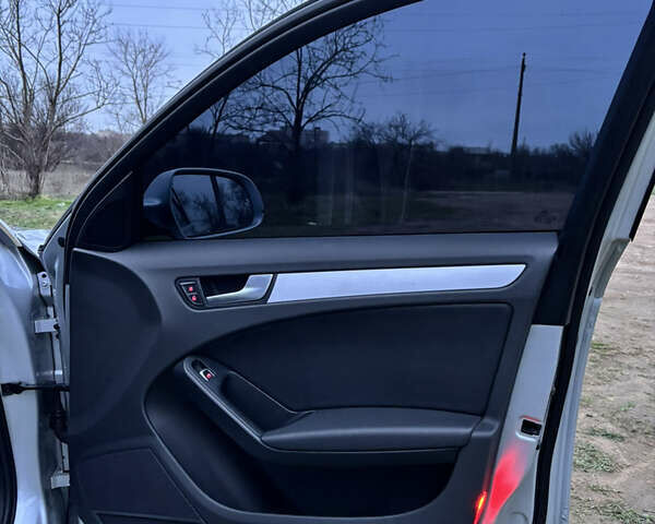 Серый Ауди А4, объемом двигателя 1.98 л и пробегом 191 тыс. км за 12900 $, фото 7 на Automoto.ua