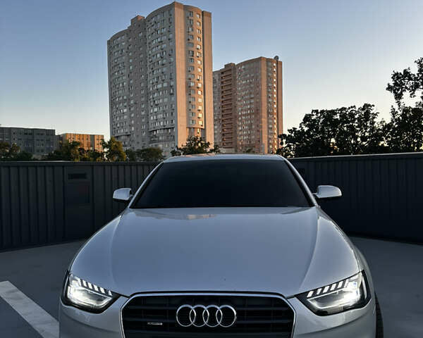 Сірий Ауді А4, об'ємом двигуна 1.98 л та пробігом 223 тис. км за 12900 $, фото 1 на Automoto.ua