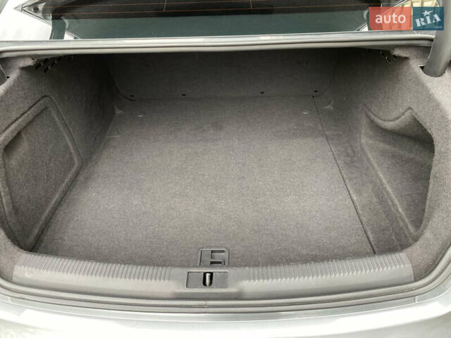 Сірий Ауді А4, об'ємом двигуна 1.98 л та пробігом 275 тис. км за 11000 $, фото 22 на Automoto.ua