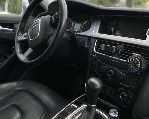 Серый Ауди А4, объемом двигателя 2 л и пробегом 315 тыс. км за 9000 $, фото 3 на Automoto.ua