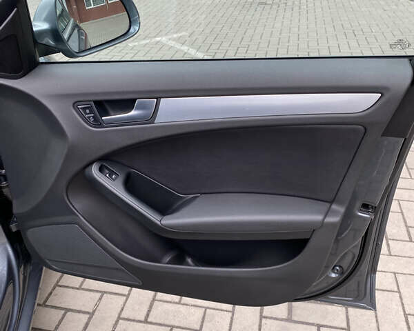 Сірий Ауді А4, об'ємом двигуна 1.98 л та пробігом 275 тис. км за 11000 $, фото 19 на Automoto.ua