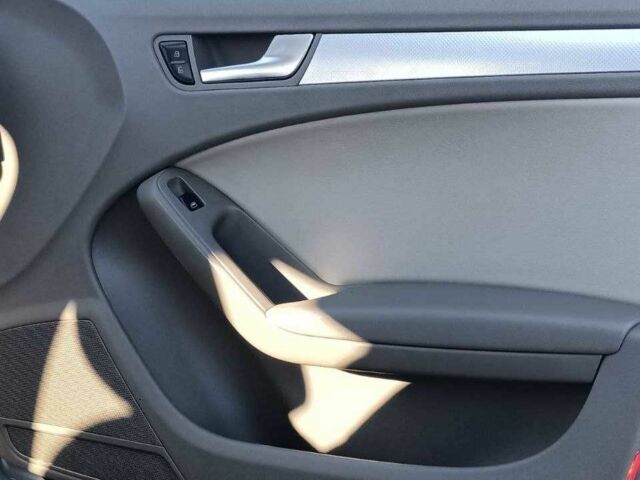 Сірий Ауді А4, об'ємом двигуна 2 л та пробігом 163 тис. км за 11500 $, фото 15 на Automoto.ua