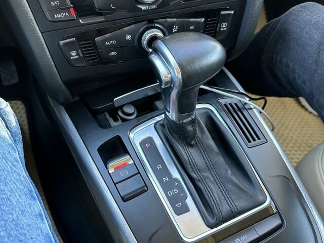 Серый Ауди А4, объемом двигателя 2 л и пробегом 253 тыс. км за 7000 $, фото 3 на Automoto.ua