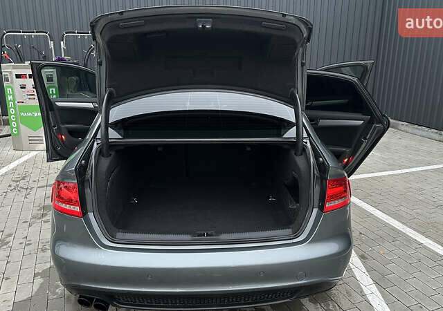 Серый Ауди А4, объемом двигателя 1.98 л и пробегом 258 тыс. км за 10500 $, фото 4 на Automoto.ua