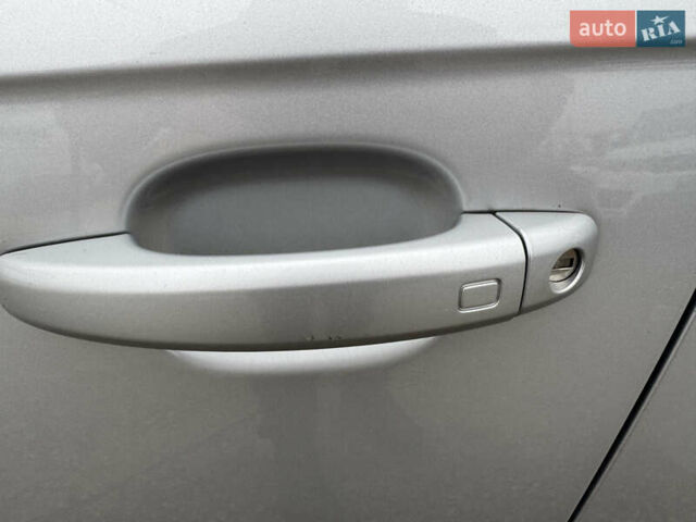 Сірий Ауді А4, об'ємом двигуна 1.98 л та пробігом 174 тис. км за 12990 $, фото 13 на Automoto.ua