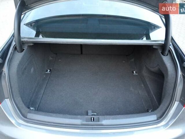 Сірий Ауді А4, об'ємом двигуна 1.98 л та пробігом 194 тис. км за 9999 $, фото 23 на Automoto.ua