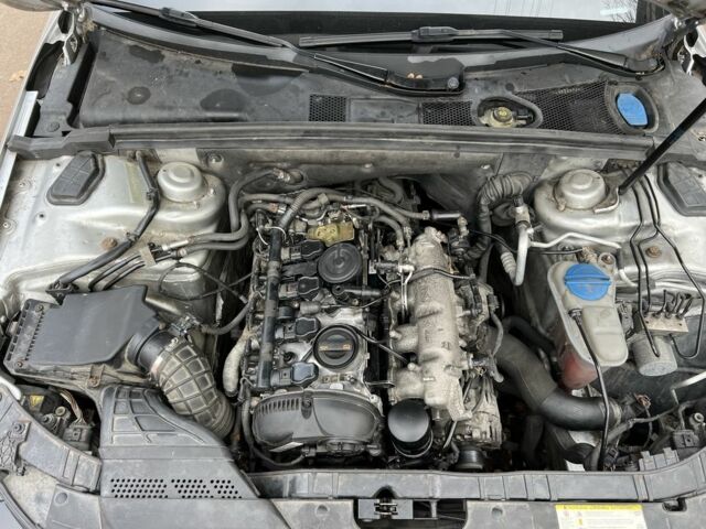 Сірий Ауді А4, об'ємом двигуна 2 л та пробігом 298 тис. км за 9450 $, фото 20 на Automoto.ua