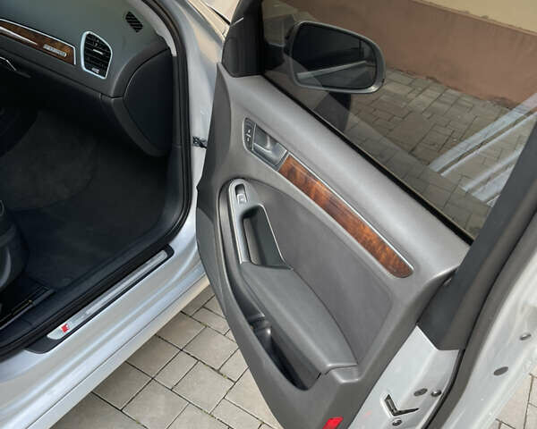 Ауди А4 2013 в Коломые на Automoto.ua Серый Ауди А4, объемом двигателя 1.98 л и пробегом 210 тыс. км за 12400 $, фото 10 на Automoto.ua